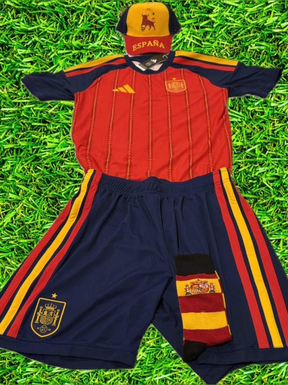 Adidas World Cup 2026 Spain Fan Set - Red, Jersey, shorts and socks (Nee w/ Tags